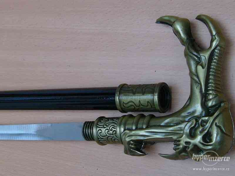 Hůl s mečem lebka - foto 1