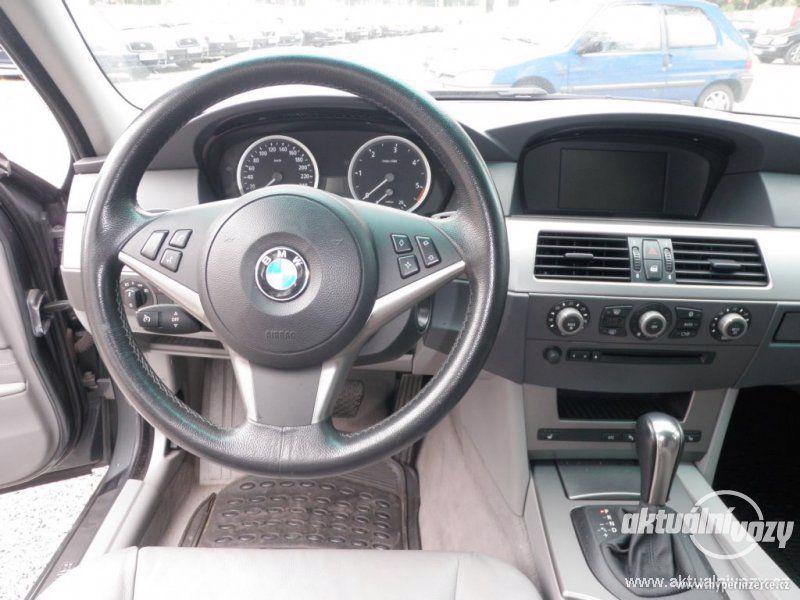 BMW Řada 5 3.0, nafta, automat, vyrobeno 2004, kůže - foto 17