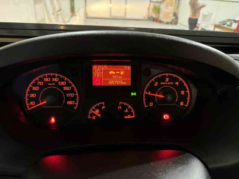 Obytný automobil Citroen Jumper VanTourer Knaus - foto 3