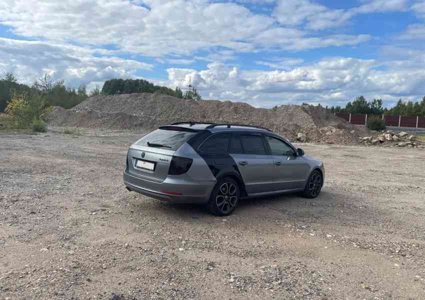 Škoda Superb combi 3T5 - foto 5