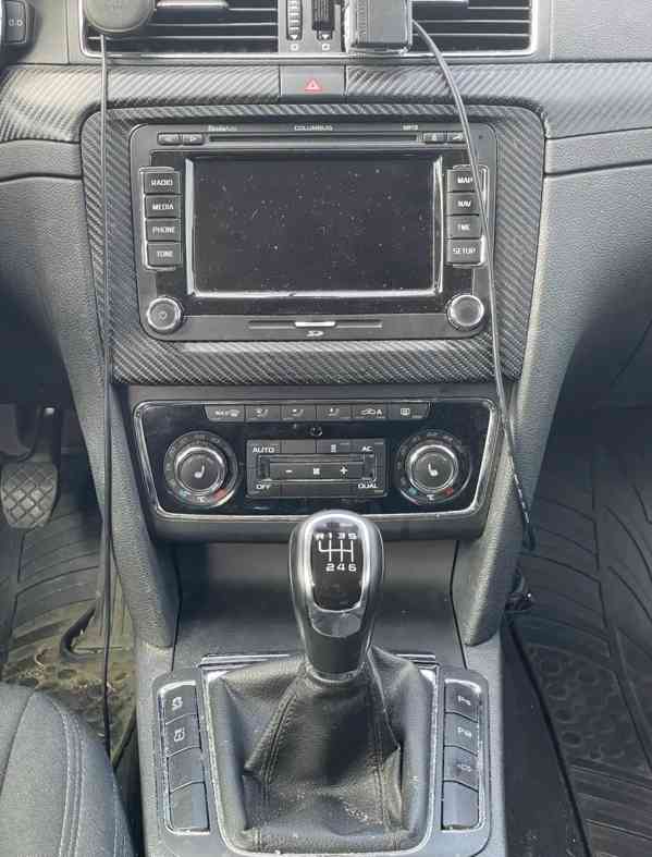 Škoda Superb combi 3T5 - foto 11