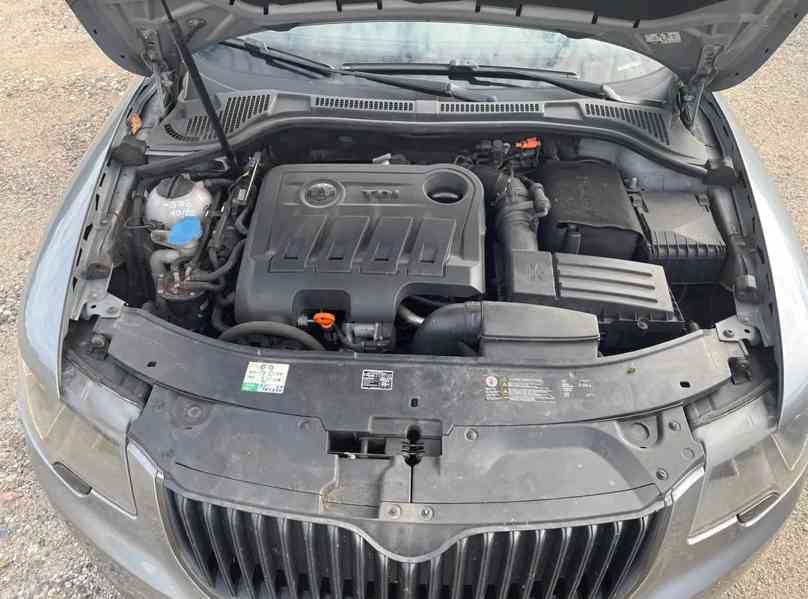Škoda Superb combi 3T5 - foto 9