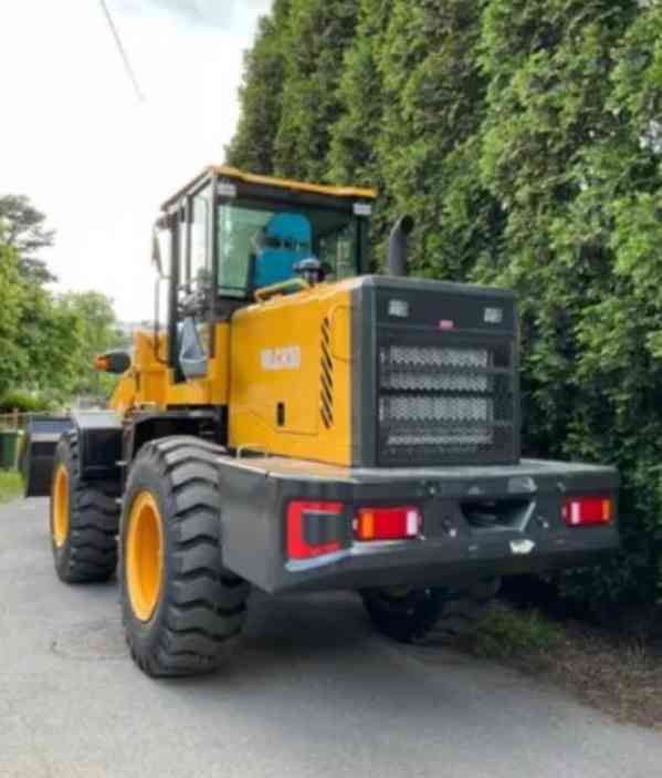 Kolový nakladač CR30, nosnost 3000 kg, 8 tun - foto 3