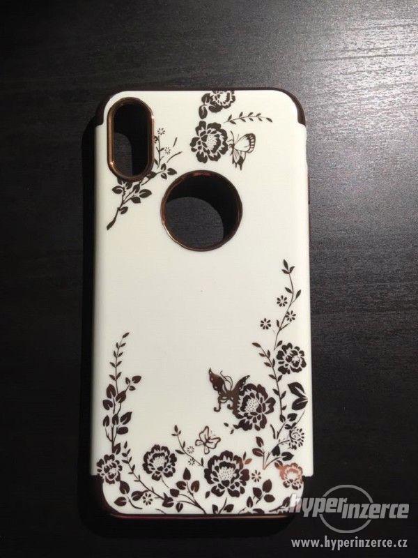 Bílý iPhone X kryt s květinovým vzorem - foto 1