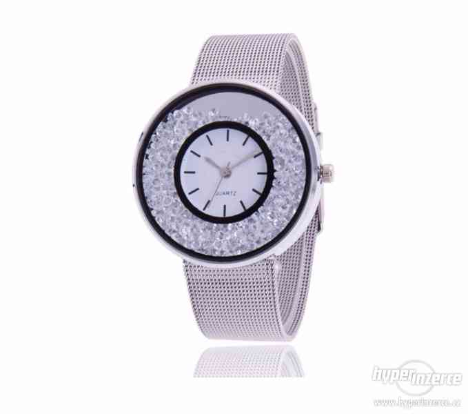 Luxusní dámské hodinky s kamínky - foto 1