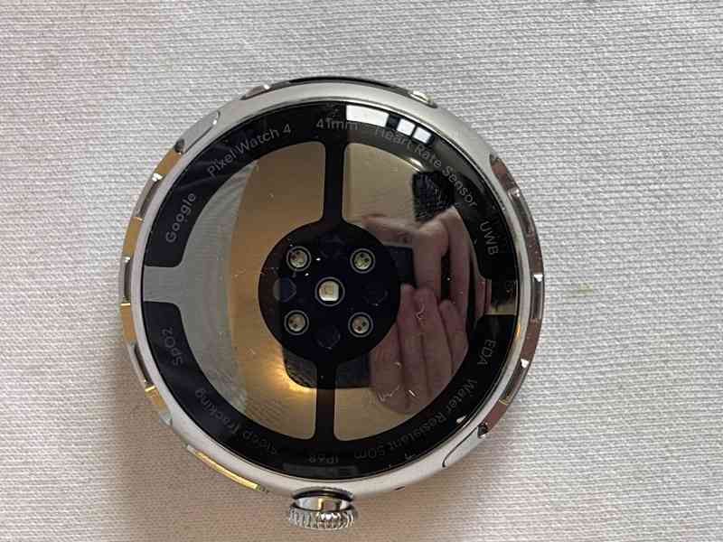Google Pixel Watch 4 41mm - nenabíjí se - foto 2