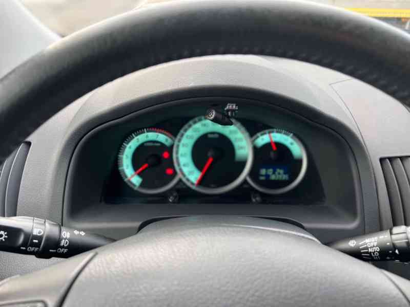 Toyota Corolla Verso 1.8 Sol benzín 95kw - foto 10