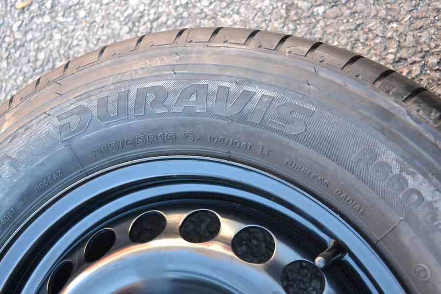 VW T5,T6(6.1) - Sada NOVÝCH letních kol 215/65R16C - foto 9