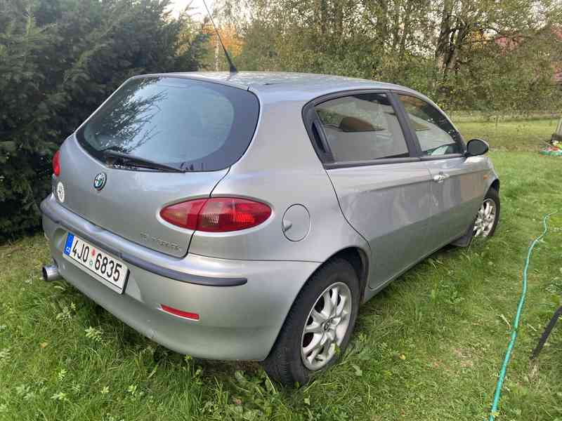 Alfa Romeo 147 - foto 8