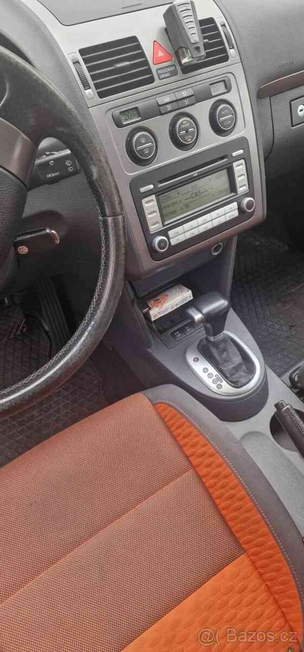 Volkswagen Tiguan 2,0 - foto 5
