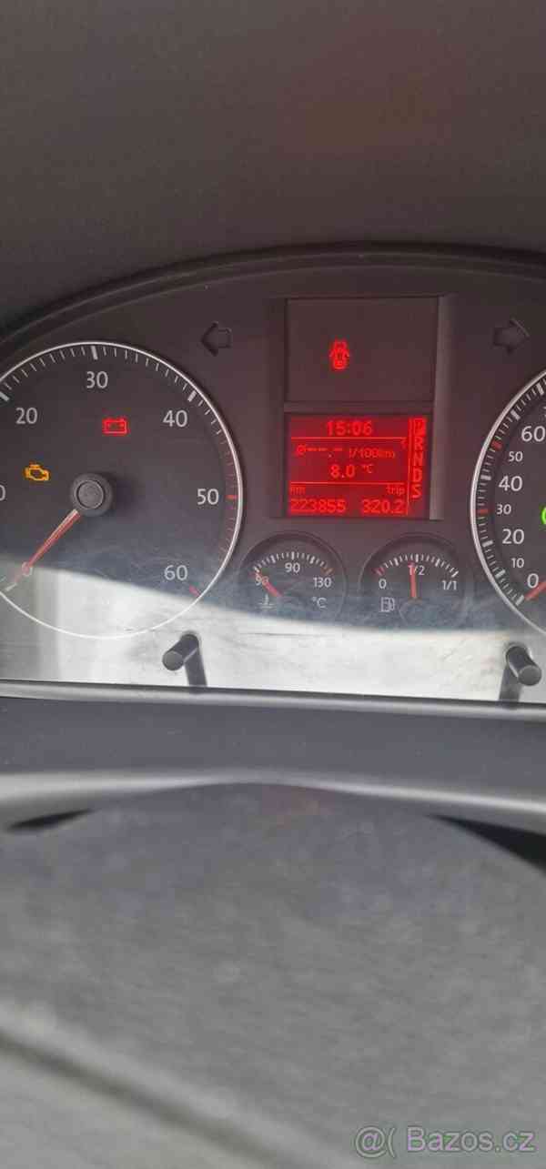 Volkswagen Tiguan 2,0 - foto 4