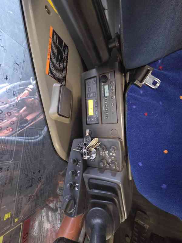 Hitachi ZX 140W-3 - foto 8