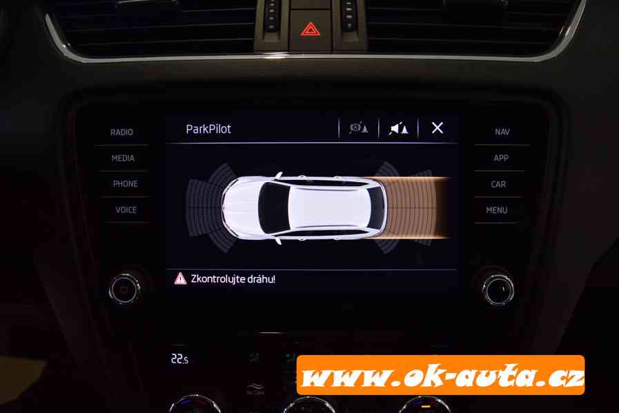 Škoda Octavia 1.6 TDI STYLE DSG RV 98 000 KM 2019-DPH - foto 14