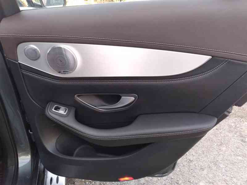 MERCEDES BENZ GLC 350e MATIC PLUG-IN HYBRID PANORAMA - foto 37