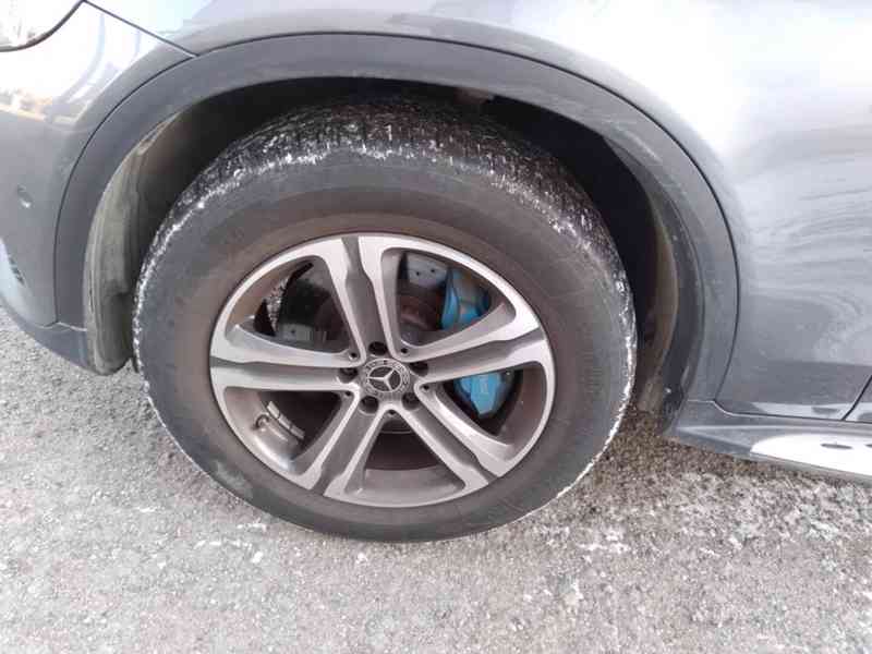 MERCEDES BENZ GLC 350e MATIC PLUG-IN HYBRID PANORAMA - foto 37