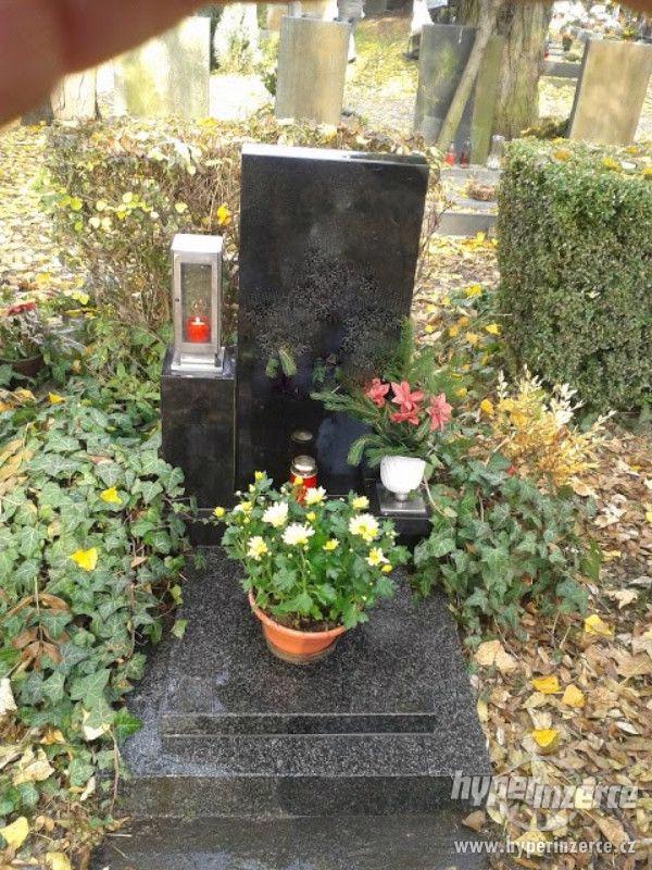 prodám urnový hrob na Olšanech - foto 1