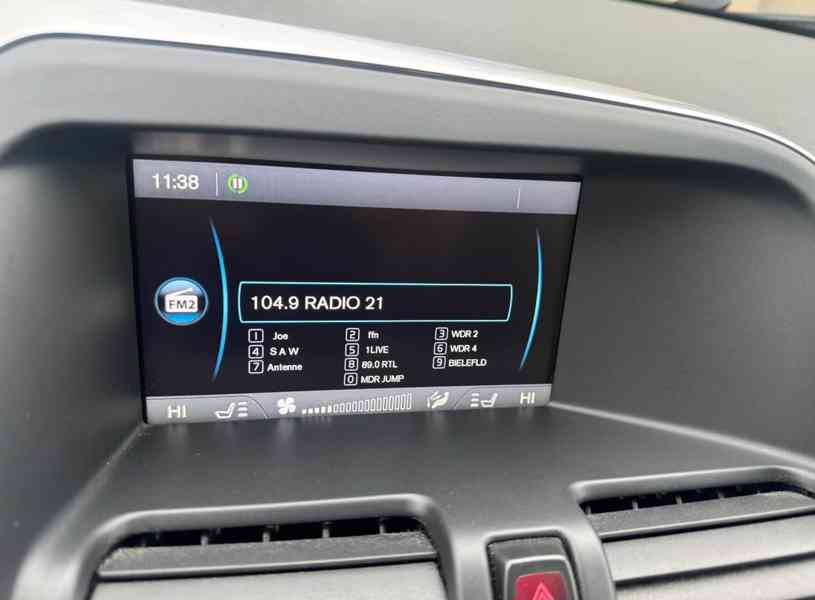 Volvo XC60 Momentum 120kw - foto 13