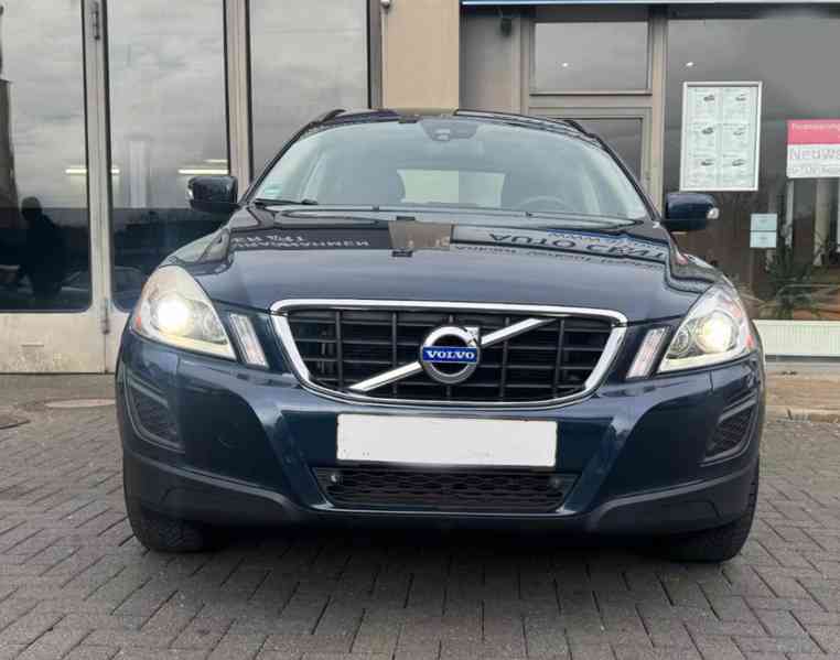 Volvo XC60 Momentum 120kw - foto 3