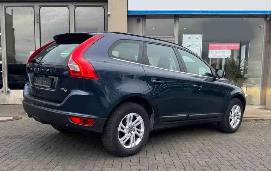 Volvo XC60 Momentum 120kw - foto 6