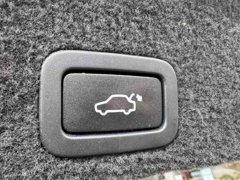 Volvo XC60 Momentum 120kw - foto 17