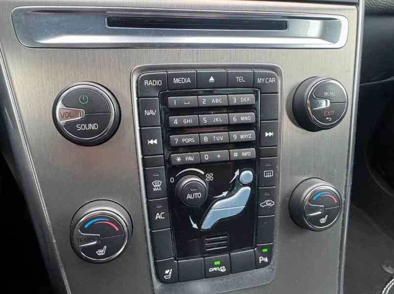 Volvo XC60 Momentum 120kw - foto 14