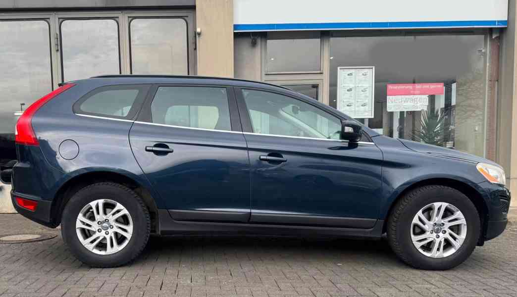 Volvo XC60 Momentum 120kw - foto 7