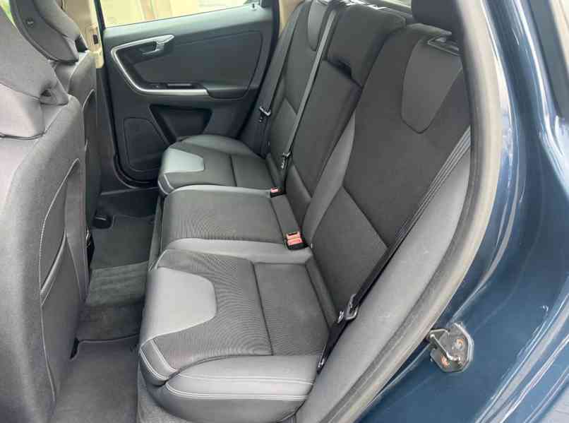 Volvo XC60 Momentum 120kw - foto 15