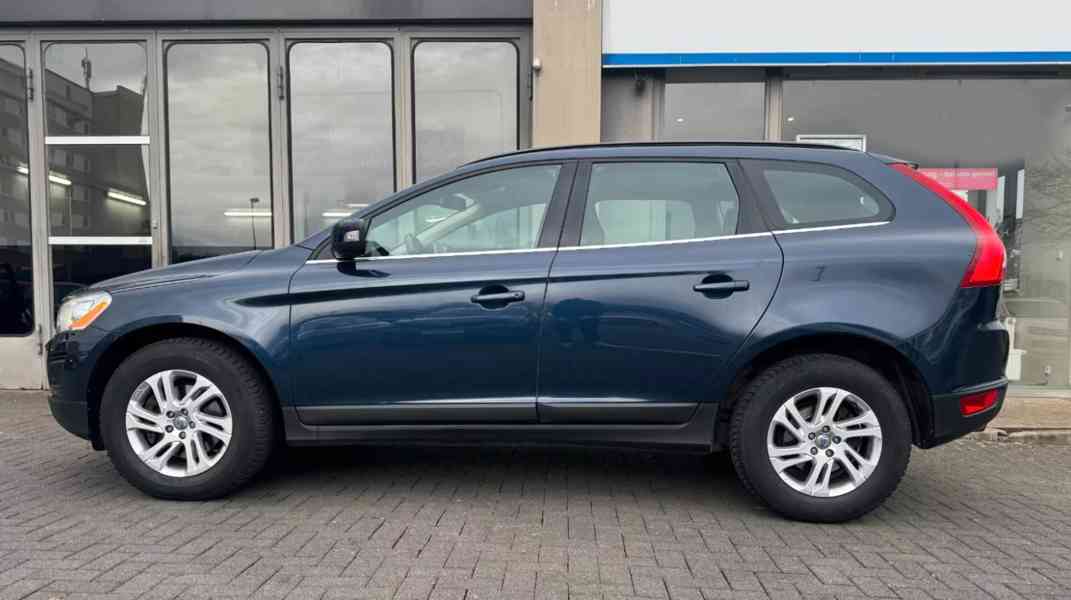 Volvo XC60 Momentum 120kw - foto 4