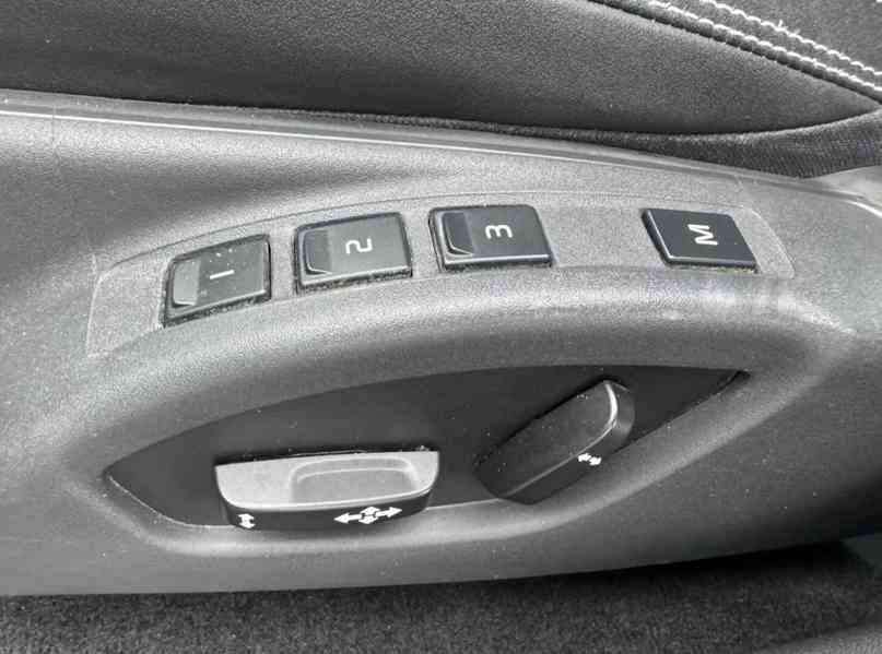 Volvo XC60 Momentum 120kw - foto 11