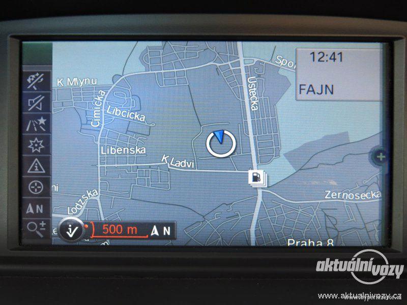 BMW 3 2.0, nafta, rok 2010 - foto 4