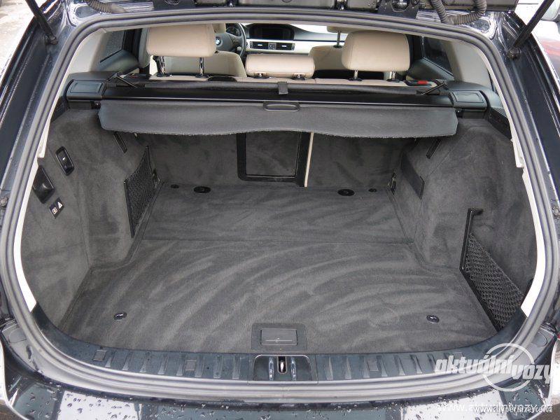 BMW 3 2.0, nafta, rok 2010 - foto 12