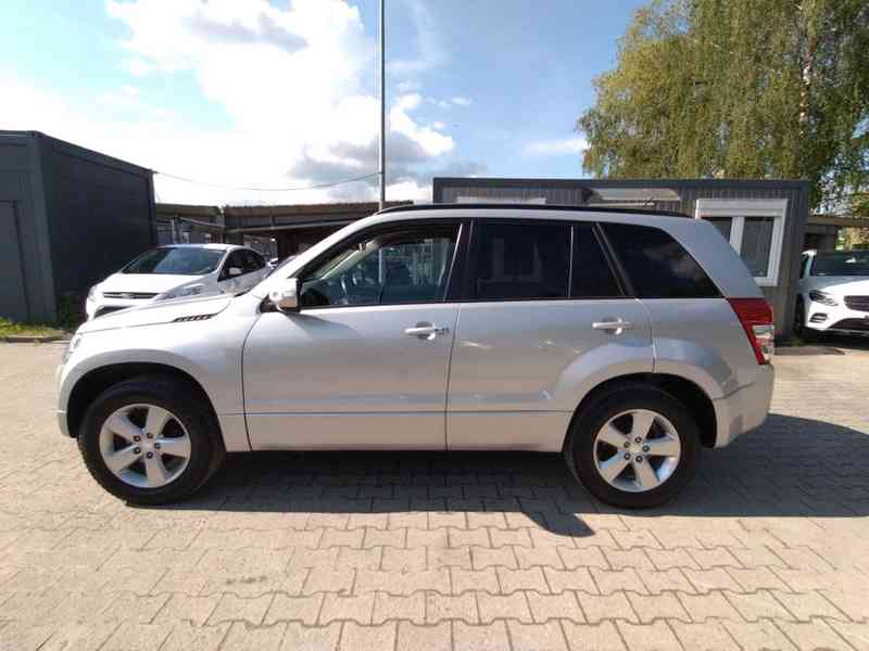 Suzuki Grand Vitara 2.4i Club 4x4 benzín 124kw - foto 18