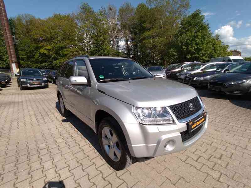 Suzuki Grand Vitara 2.4i Club 4x4 benzín 124kw - foto 13