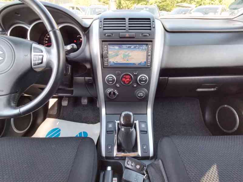 Suzuki Grand Vitara 2.4i Club 4x4 benzín 124kw - foto 21