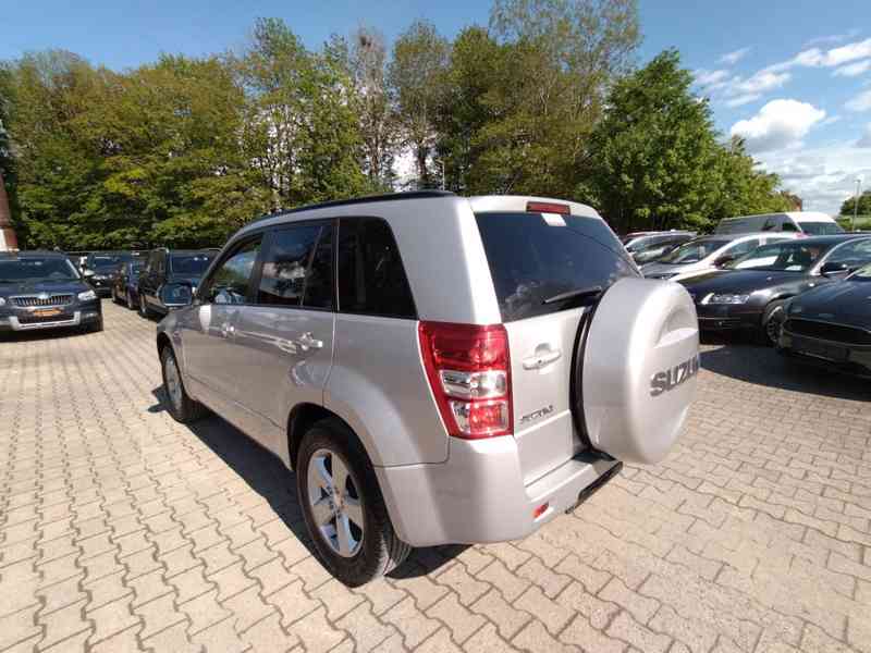 Suzuki Grand Vitara 2.4i Club 4x4 benzín 124kw - foto 16