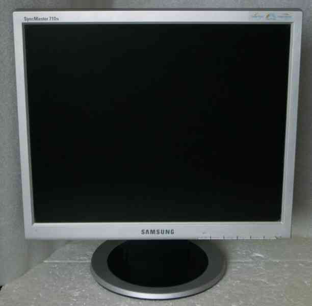 17" Samsung SyncMaster 710N - foto 1