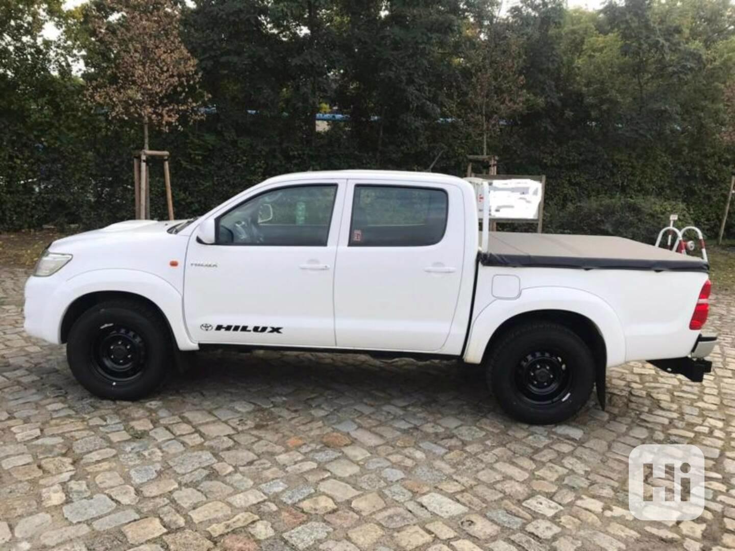 Toyota Hilux Double Cab 4x4 "Comfort" - foto 1