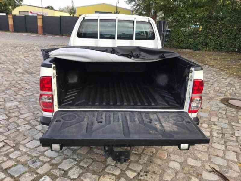 Toyota Hilux Double Cab 4x4 "Comfort" - foto 2