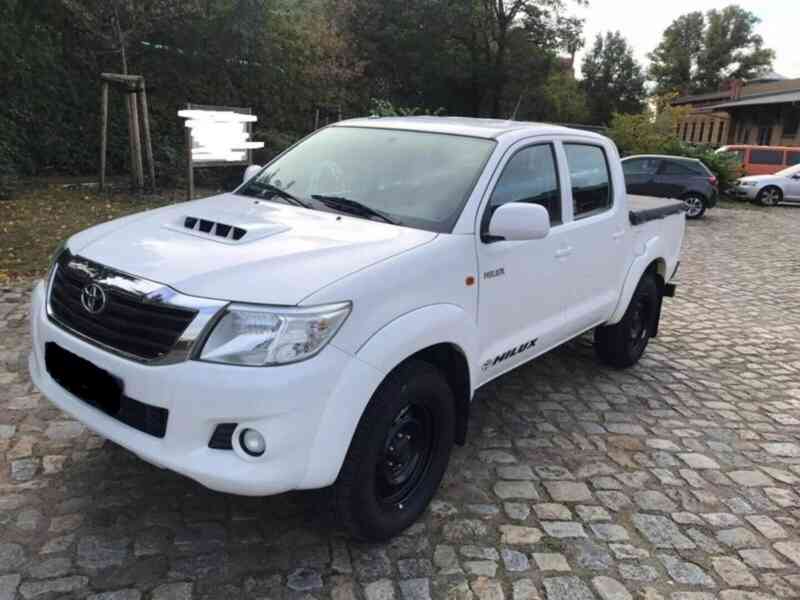 Toyota Hilux Double Cab 4x4 "Comfort" - foto 5