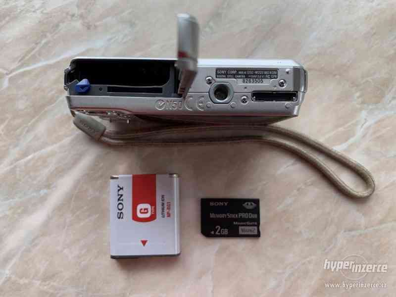 Prodám digitální fotoaparát Sony CyberShot DSC-W220 12,1 mpx - foto 5