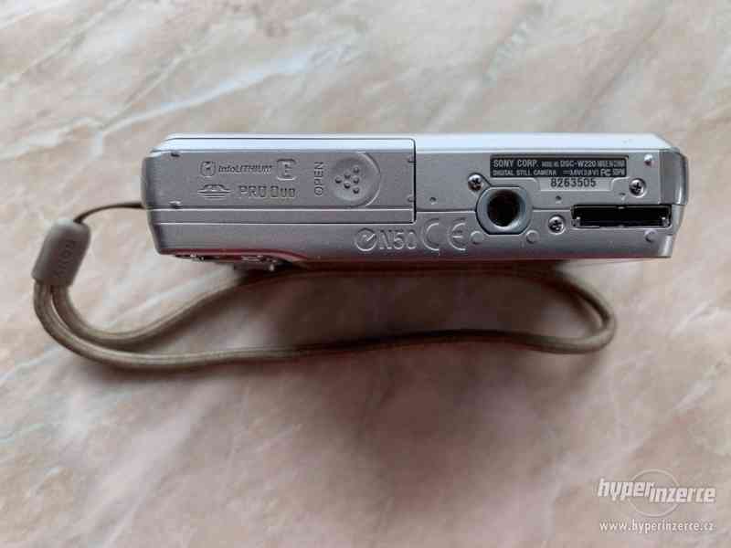Prodám digitální fotoaparát Sony CyberShot DSC-W220 12,1 mpx - foto 9