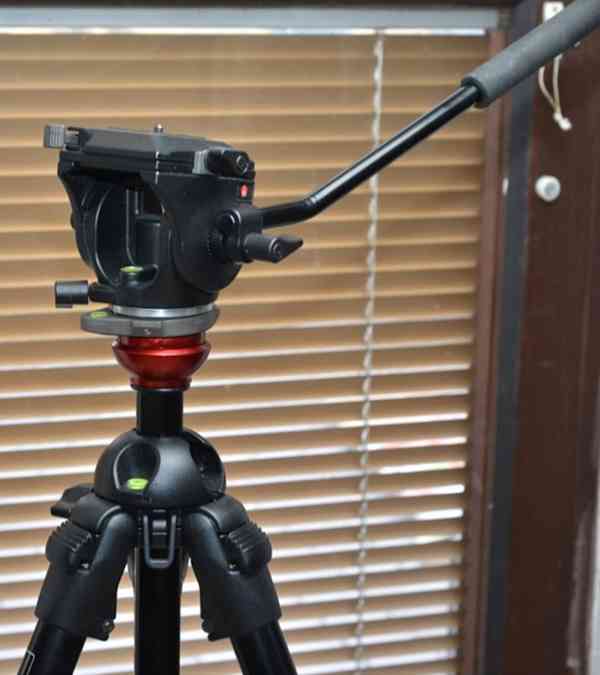 Manfrotto 755B + Manfrotto 701RC2* stativ s hlavou - foto 8