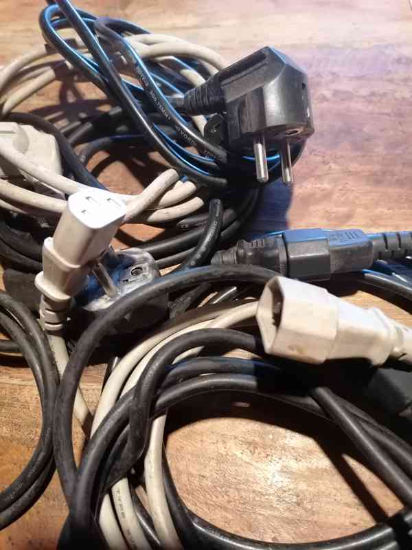 Kabely - napájecí - foto 2