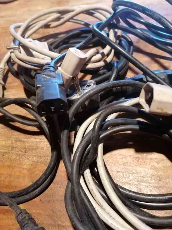 Kabely - napájecí - foto 4