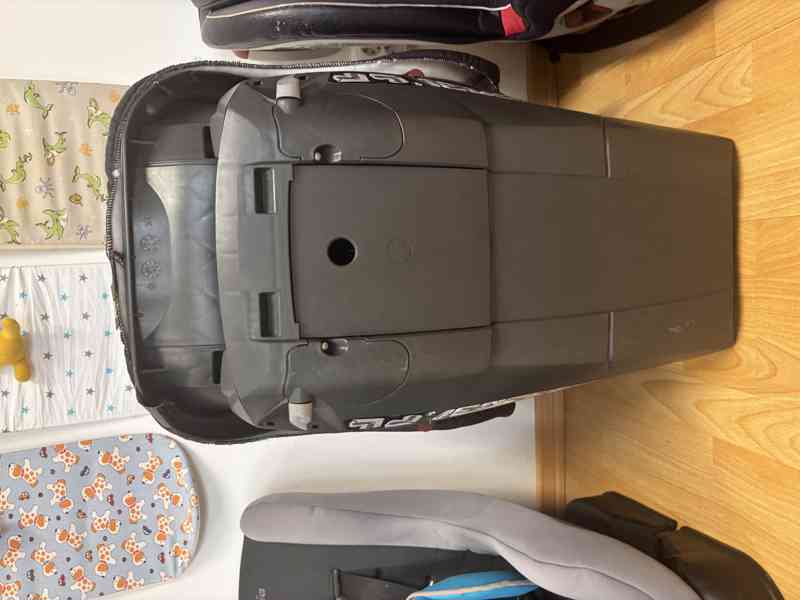 Autosedačka - foto 3