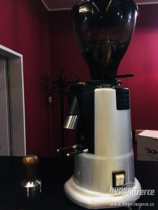 Profi kávovar, mlýnek na kávu, tempr - foto 5