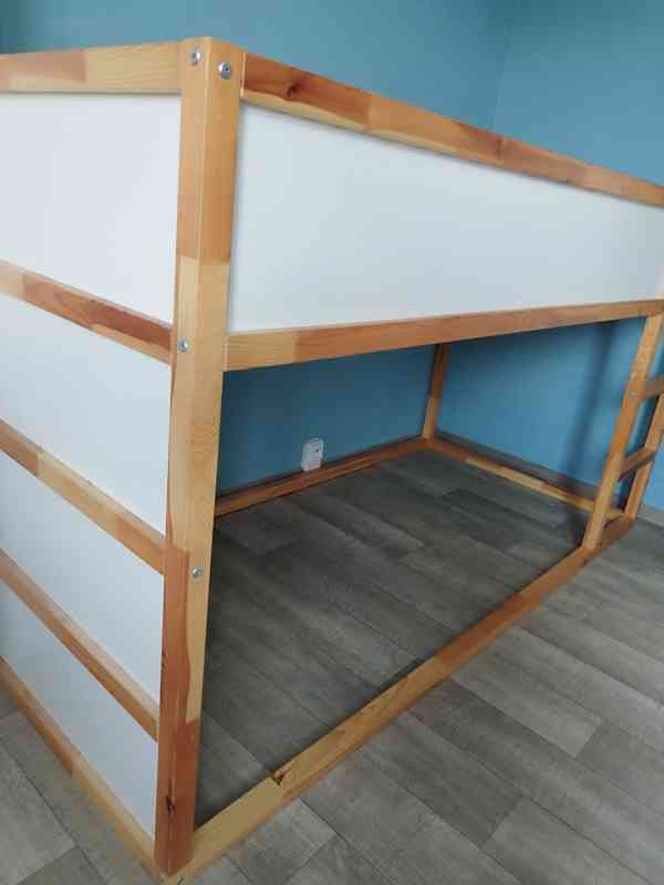 Dětská oboustranná postel IKEA KURA – bílá/borovice - foto 6