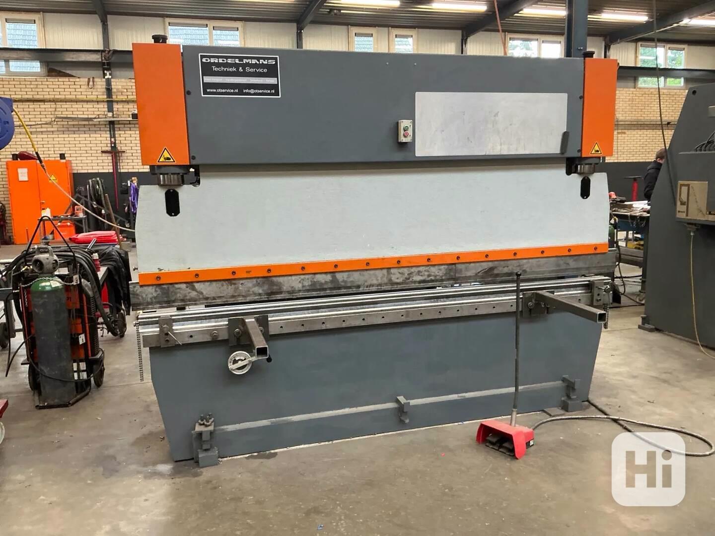 Hydraulický ohraňovací lis LVD PP70-2530 – 70 tun - foto 1