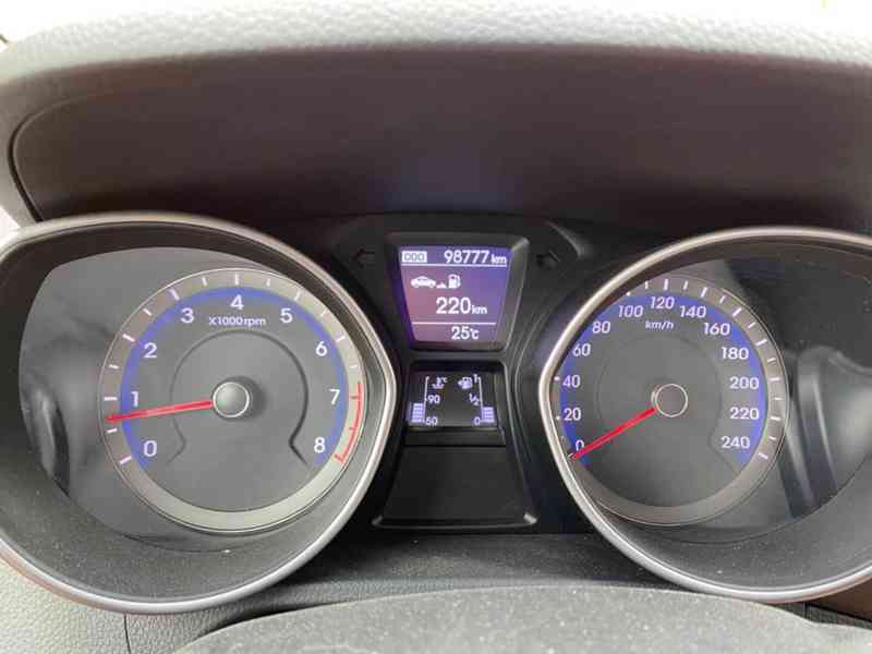 Hyundai i30 kombi 1,6i r.v 2015 - foto 2