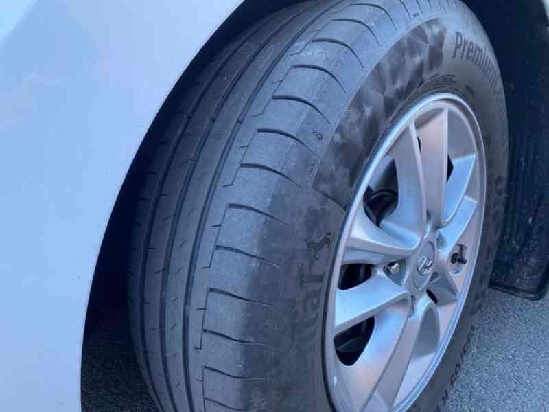 Hyundai i30 kombi 1,6i r.v 2015 - foto 8